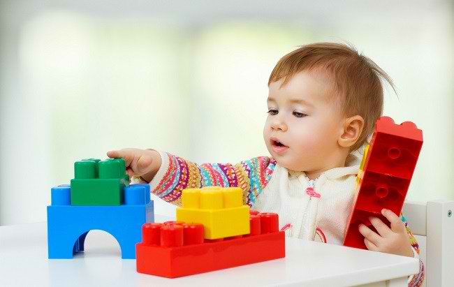 Melatih Ketrampilan Motorik Anak dengan Permainan