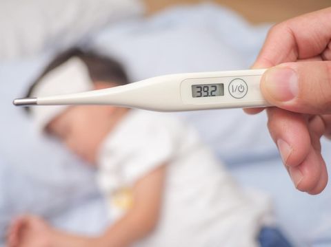 Anak Demam Lebih 3 Hari, Haruskah Antigen dan Dibawa ke Rumah Sakit?